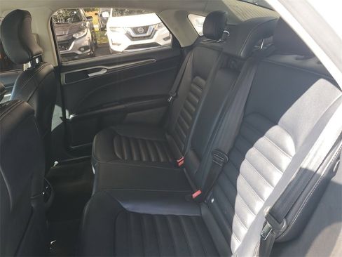 Used 2019 Ford Fusion SEL image 10