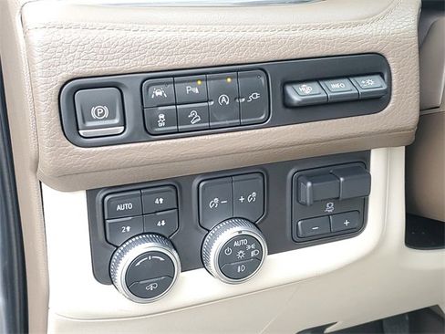 Used 2021 GMC Yukon Denali w/ Denali Ultimate Package image 9