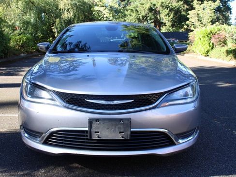 Used 2015 Chrysler 200 Limited w/ Convenience Group FWD image 10