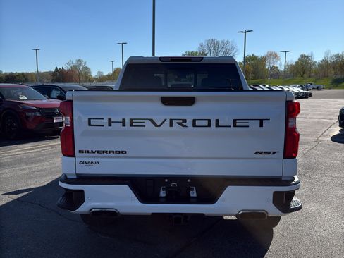 Used 2023 Chevrolet Silverado 1500 RST w/ Redline Edition AWD/4WD image 7