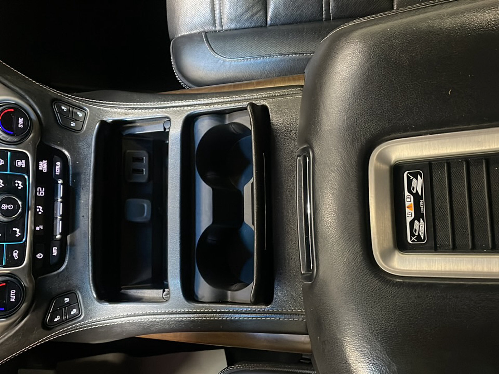 Used 2019 GMC Yukon XL Denali AWD/4WD image 11
