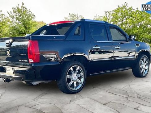 Used 2013 Cadillac Escalade EXT Premium AWD/4WD image 2
