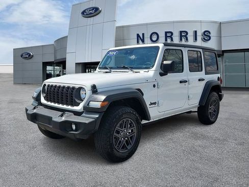Used 2024 Jeep Wrangler Unlimited Sport AWD/4WD image 2