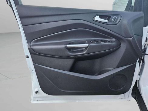 Used 2018 Ford Escape SE image 13