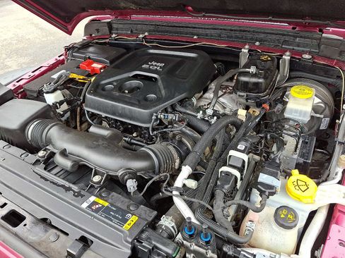 Used 2022 Jeep Wrangler Unlimited Rubicon w/ Cold Weather Group image 28