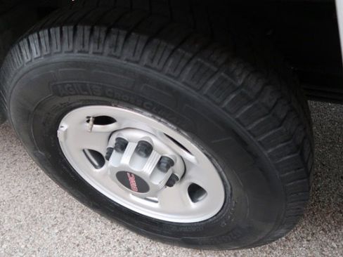 Used 2017 GMC Savana 3500 Savana 12ft Box Van image 13