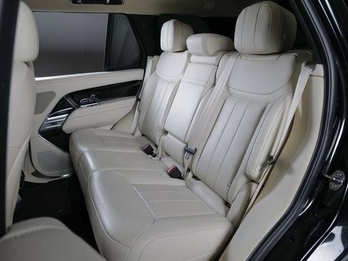 Certified 2025 Land Rover Range Rover SE AWD/4WD image 5