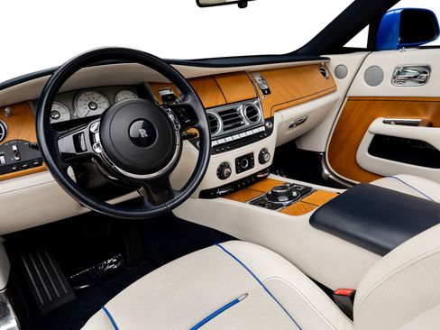 Used 2017 Rolls-Royce Dawn Base image 2