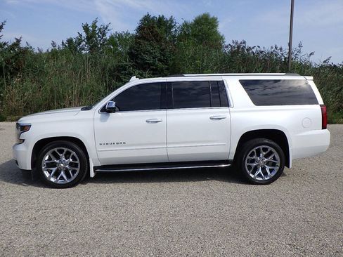 Used 2018 Chevrolet Suburban Premier AWD/4WD image 2
