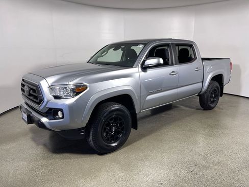 Certified 2022 Toyota Tacoma SR5 RWD image 7