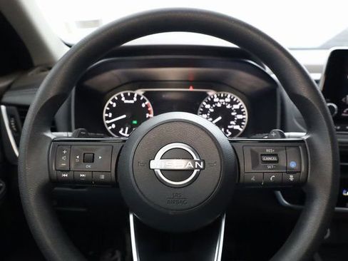 Used 2023 Nissan Rogue SV image 14