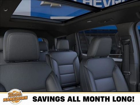 New 2025 Chevrolet Traverse LT w/ Sun and Wheel Package image 24