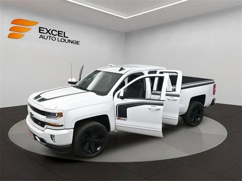 Used 2018 Chevrolet Silverado 1500 LT w/ Rally 2 Edition image 42