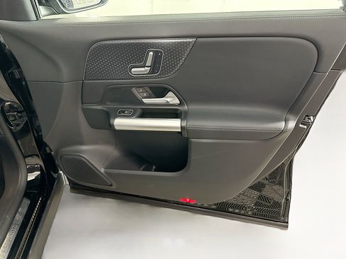 Used 2025 Mercedes-Benz GLA 250 GLA 250 image 31