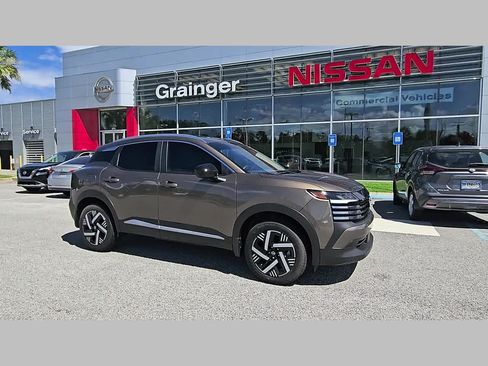 Used 2026 Nissan Kicks SV w/ SV Premium Package FWD image 17