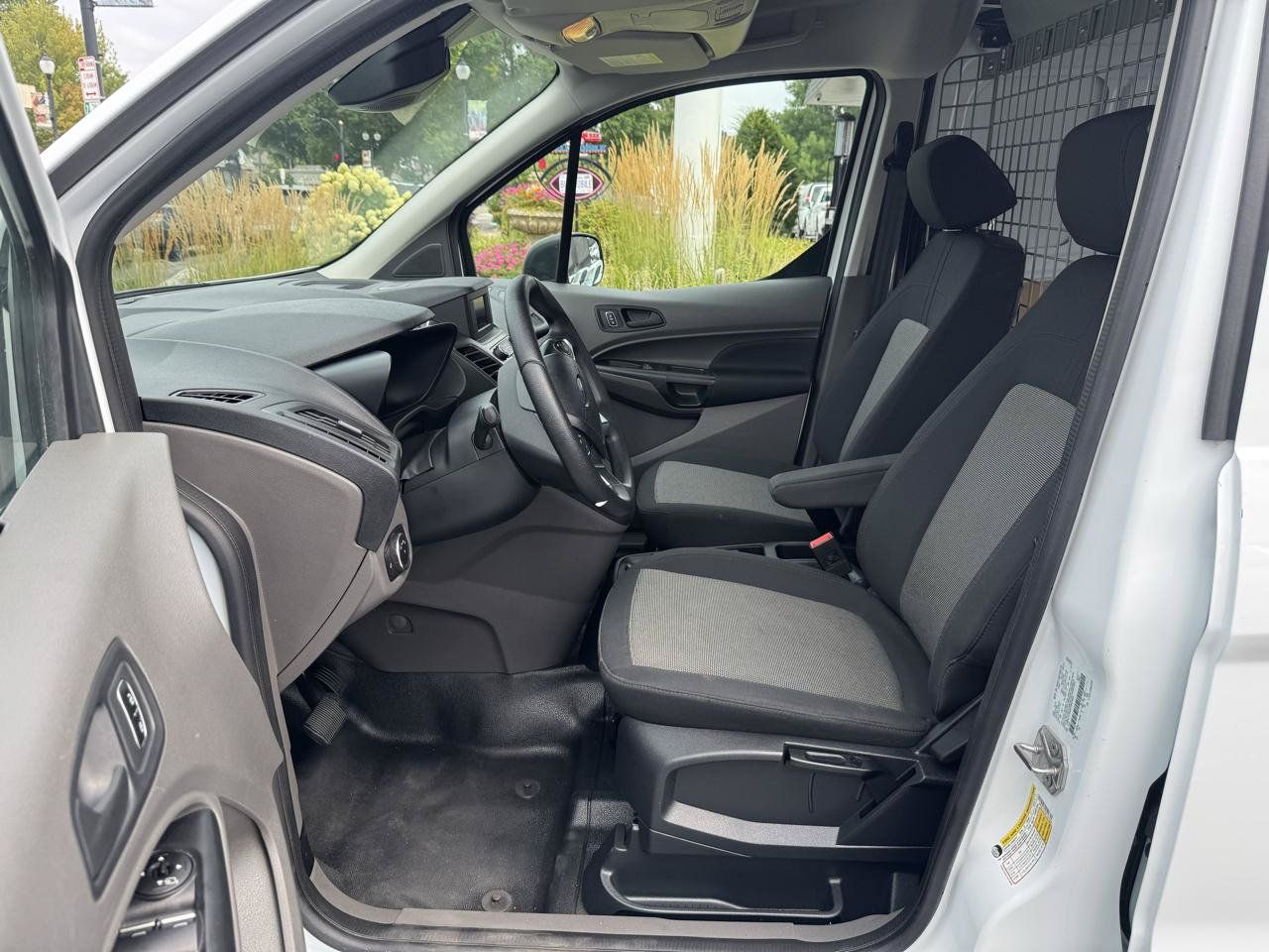 Used 2023 Ford Transit Connect XL FWD image 16