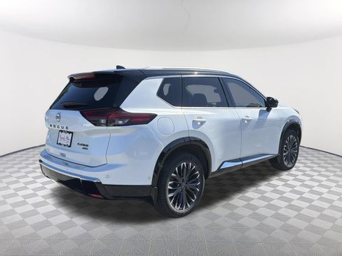 Used 2024 Nissan Rogue Platinum AWD/4WD image 8