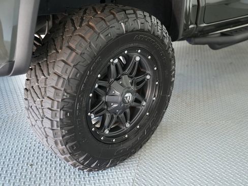 Used 2017 Chevrolet Colorado ZR2 image 57