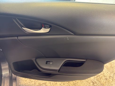 Used 2018 Honda Civic EX image 25