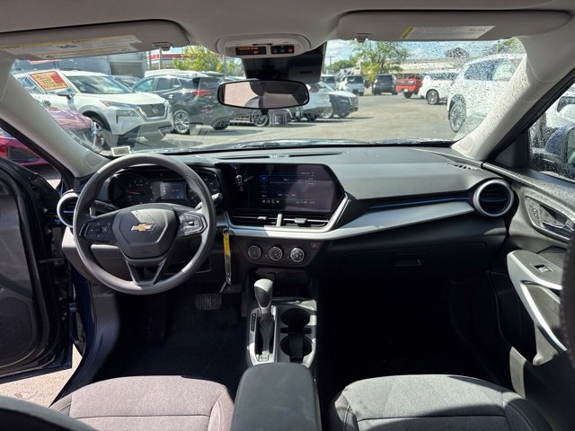Used 2024 Chevrolet Trax LS w/ LS Convenience Package FWD image 19