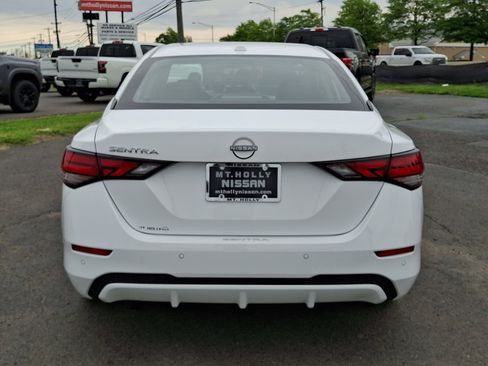 Certified 2025 Nissan Sentra SV FWD image 6