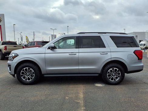 Used 2022 Ford Expedition XLT image 4