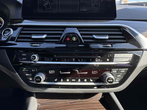 Used 2018 BMW 530i w/ Premium Package image 29