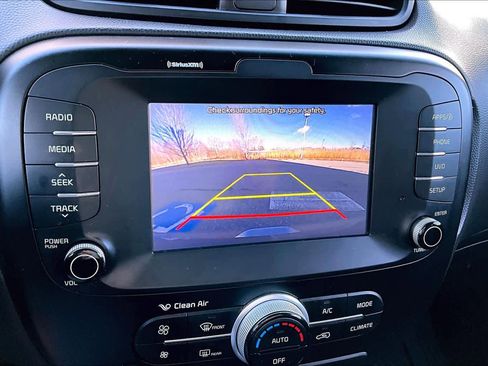 Used 2018 Kia Soul + image 28