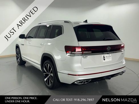 Used 2024 Volkswagen Atlas SEL Premium R-Line AWD/4WD image 8