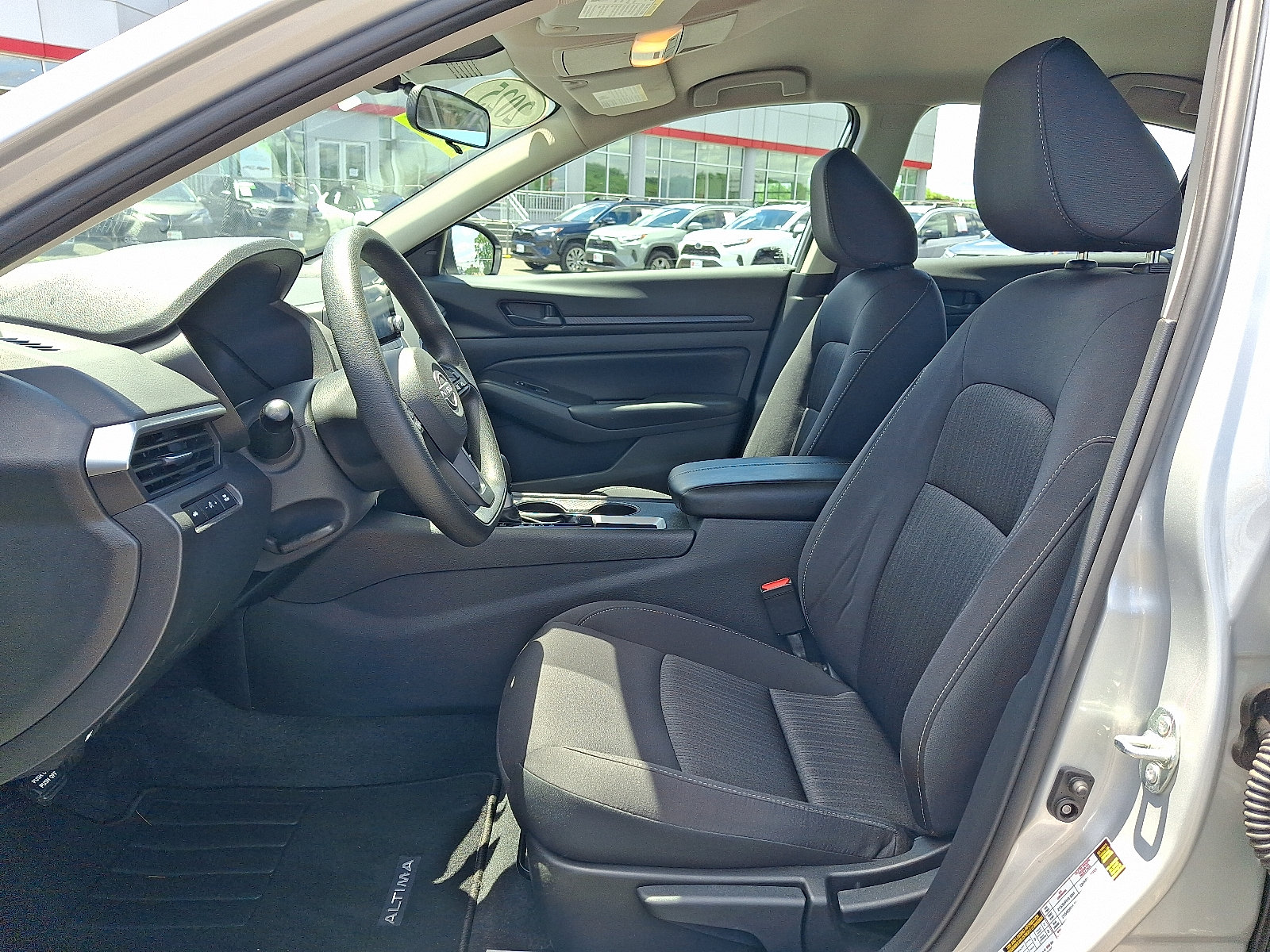 Used 2025 Nissan Altima 2.5 S FWD image 14