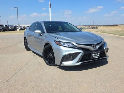 Used 2021 Toyota Camry XSE image 9