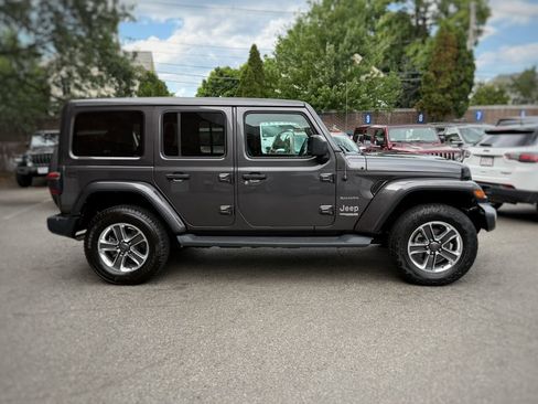 Used 2020 Jeep Wrangler Unlimited Sahara AWD/4WD image 4
