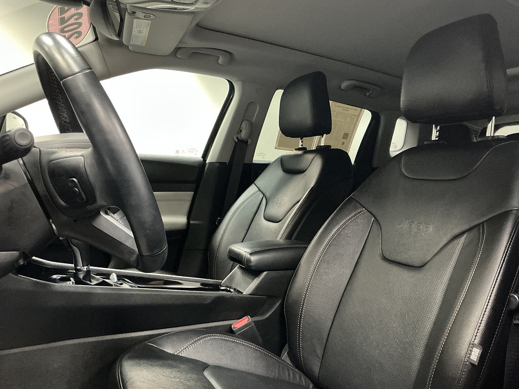 Used 2022 Jeep Compass Limited w/ Elite Group AWD/4WD image 9