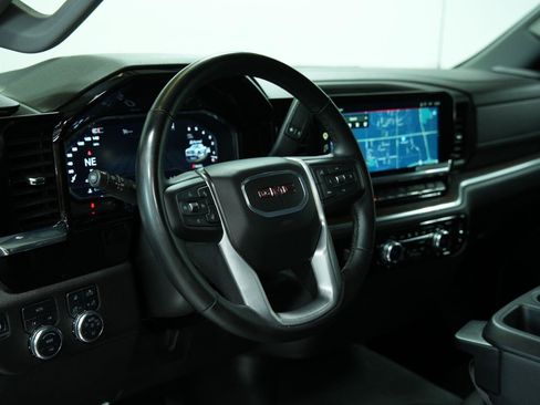Used 2025 GMC Sierra 1500 SLT AWD/4WD image 40