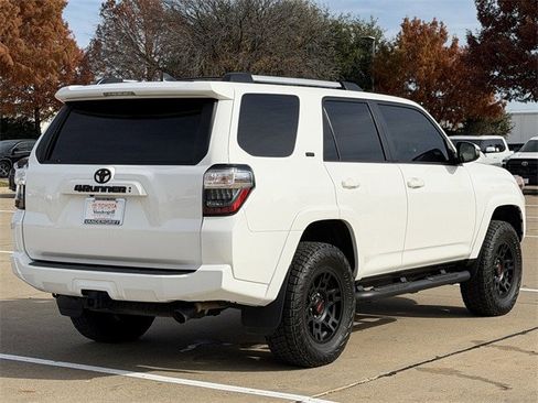 Certified 2023 Toyota 4Runner SR5 Premium image 4