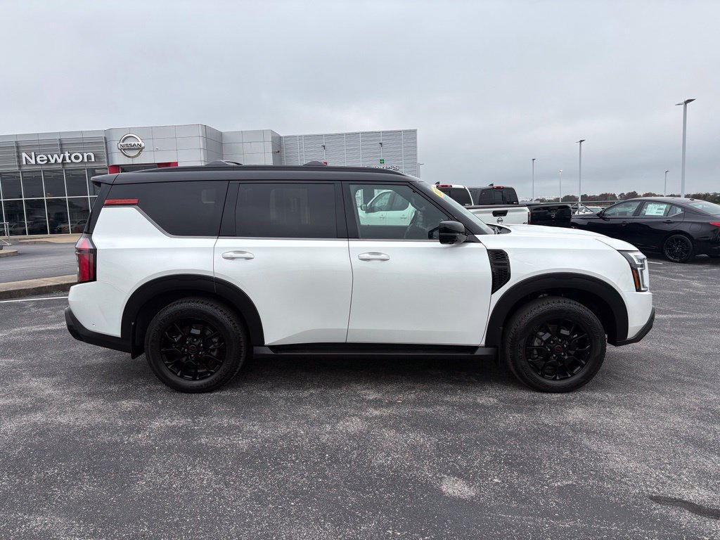 Used 2025 Nissan Armada PRO-4X AWD/4WD image 4