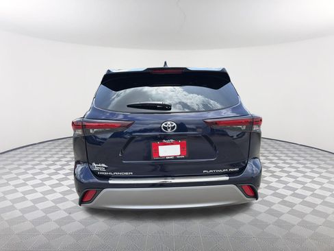 New 2026 Toyota Highlander Platinum AWD/4WD image 6