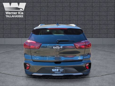 Certified 2022 Kia Niro EX image 6
