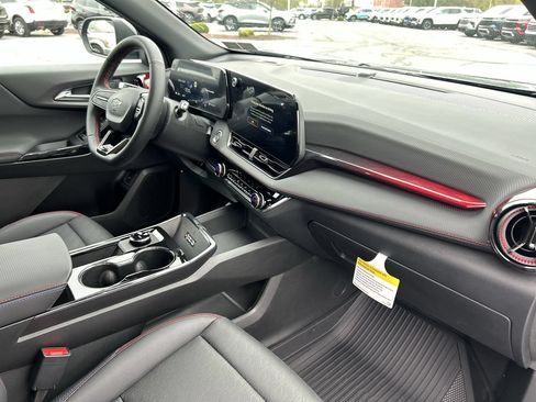 Used 2026 Chevrolet Equinox RS AWD/4WD image 16