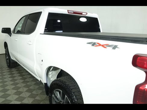 Used 2023 Chevrolet Silverado 1500 LT AWD/4WD image 20