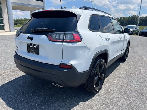 Used 2020 Jeep Cherokee Latitude Plus AWD/4WD image 6