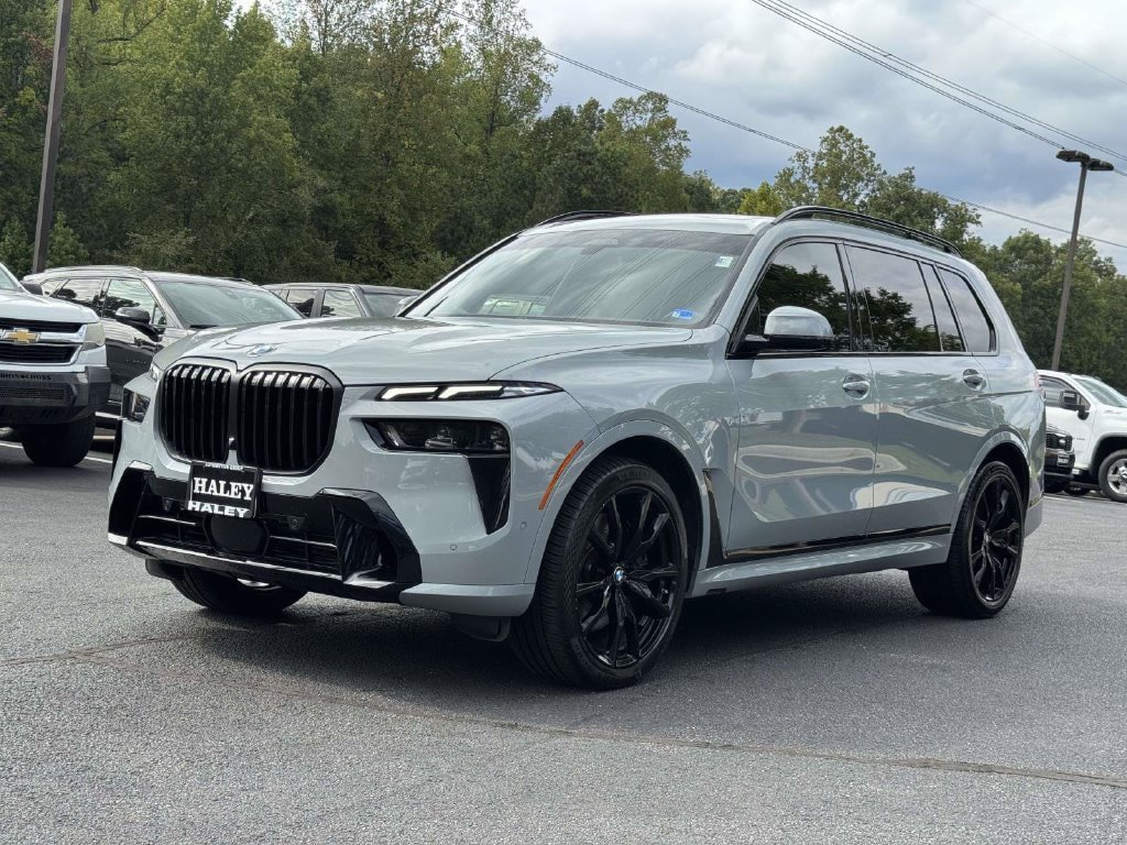 Used 2025 BMW X7 xDrive40i w/ M Sport Package AWD/4WD image 26