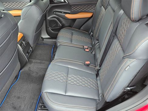 New 2025 Mitsubishi Outlander SEL image 5