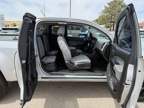 Used 2017 Chevrolet Colorado W/T w/ WT Convenience Package RWD image 33