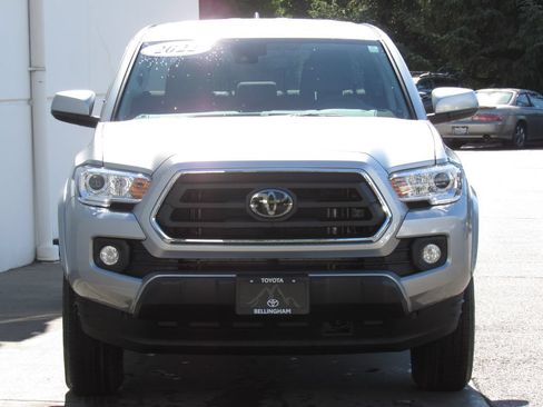 Certified 2022 Toyota Tacoma SR5 RWD image 3