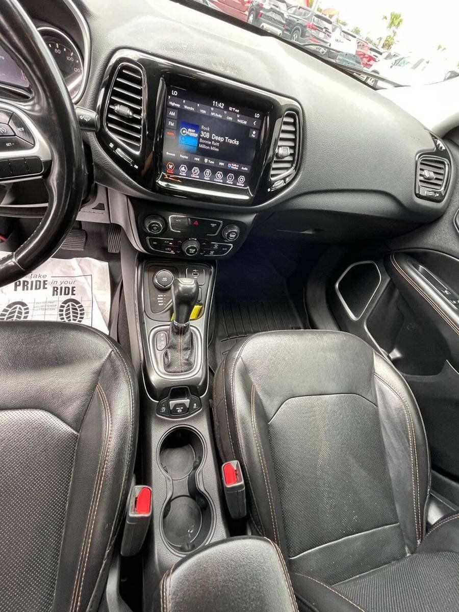 Used 2020 Jeep Compass Limited AWD/4WD image 10