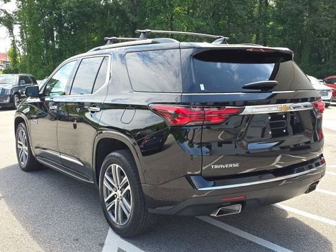 Used 2023 Chevrolet Traverse High Country w/ LPO, 'HIT The Road' Package FWD image 3