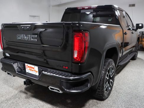 Used 2024 GMC Sierra 1500 AT4 w/ Technology Package AWD/4WD image 7