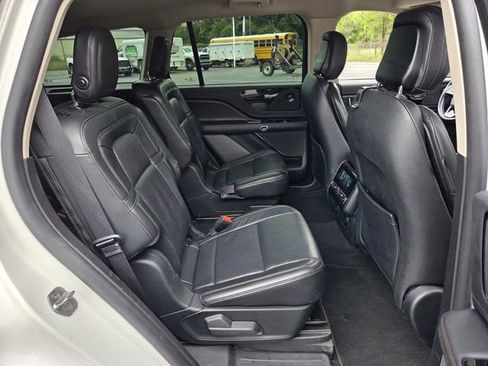 Used 2020 Lincoln Aviator Reserve w/ Elements Package Plus AWD/4WD image 17