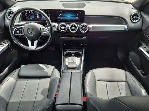 Used 2022 Mercedes-Benz GLB 250 w/ Premium Package Lite image 11
